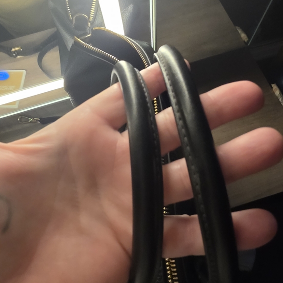 Michael Kors Hyde Black Leather Satchel with Gold Details - Picture 3 of 9